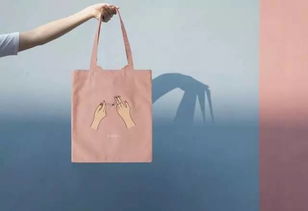 夏日輕裝出行，帆布包的魅力與專業(yè)文化經(jīng)紀(jì)服務(wù)的結(jié)合